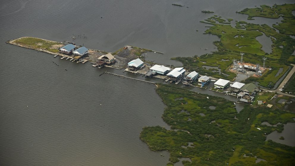  Entergy says it restored electricity in part of eastern New Orleans, bringing first power into city since Hurricane Ida