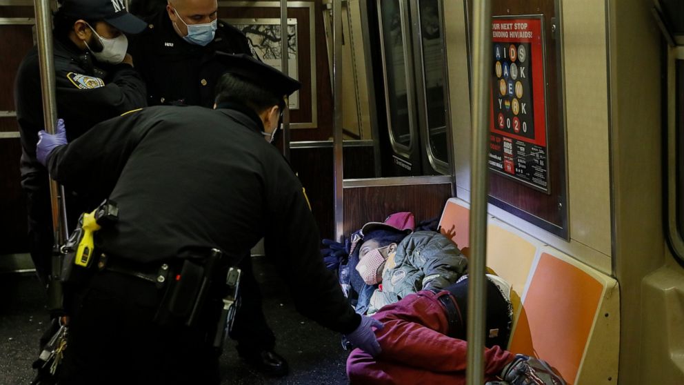 Homeless in NYC: tougher than ever amid COVID-19 pandemic thumbnail