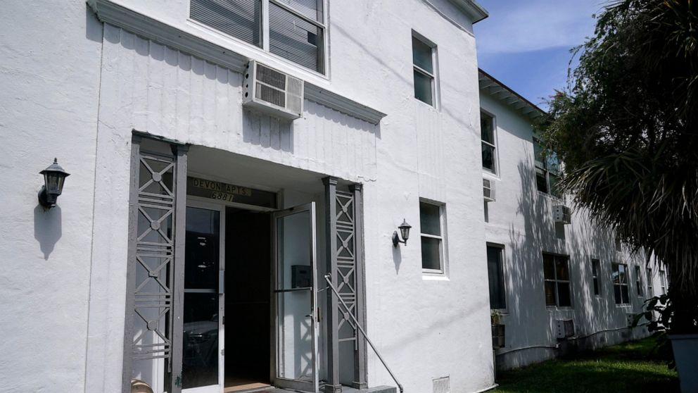 Miami Beach building evacuated over concrete safety concerns