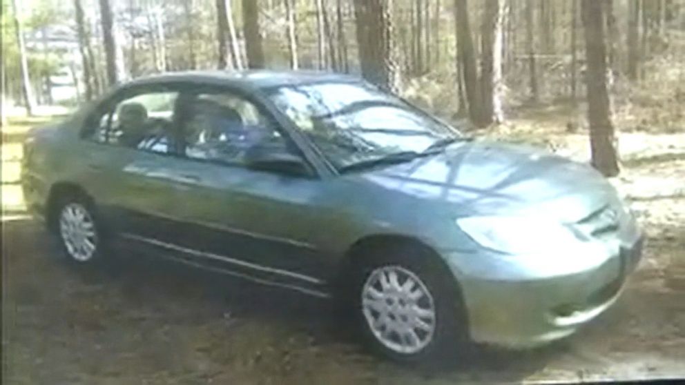PHOTO: Two armed inmates are on the run in Georgia. They stole a car described as a green 2004 Honda Civic with Georgia license plate RBJ6601.