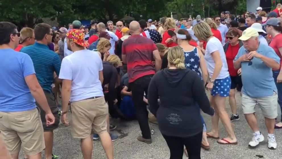 PHOTO: Three people were injured in Elm Grove, Wisconsin after show ponies broke loose from the Memorial Day parade. 