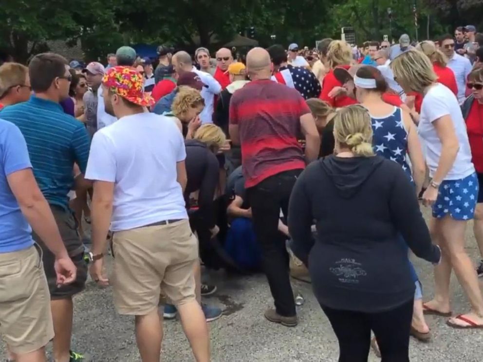 PHOTO: Three people were injured in Elm Grove, Wisconsin after show ponies broke loose from the Memorial Day parade.