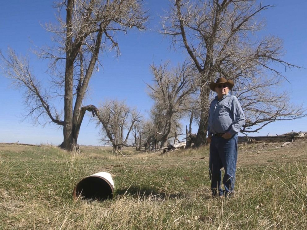 PHOTO: L.J. Turner claims that the local coal mines cut the aquifer that provided water to his land, and now the creek on his property has dried up.