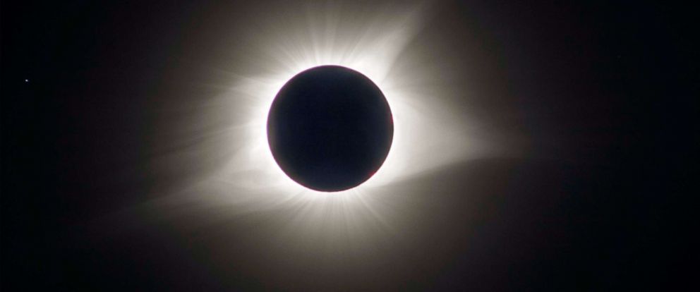 Total Solar Eclipse Wows Crowds Across The Us - Abc News