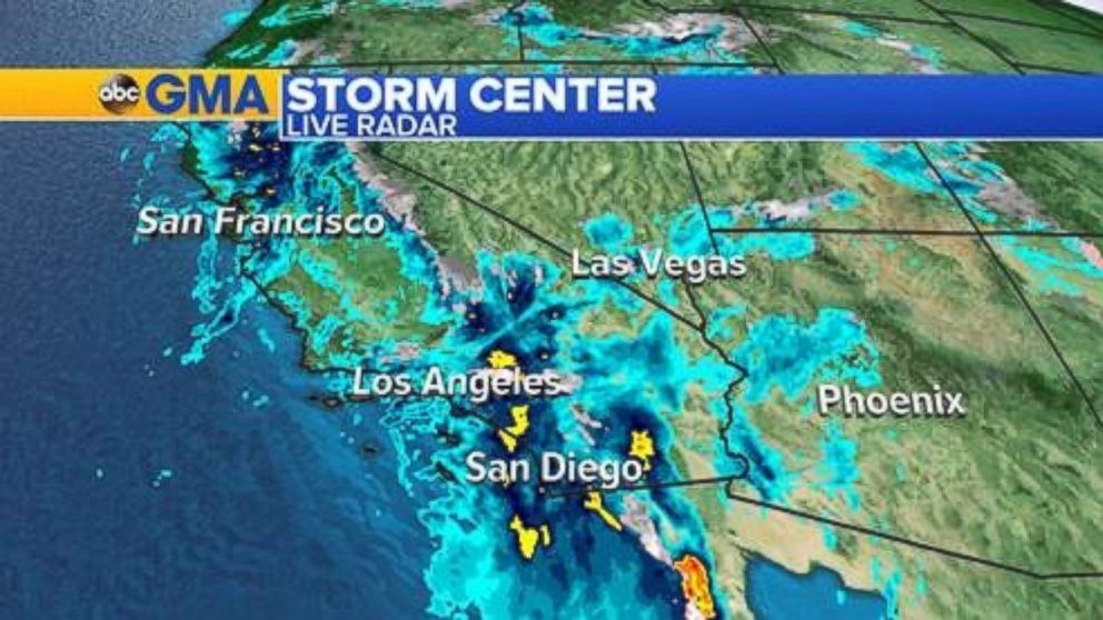 PHOTO: The storm continued to bring heavy rain and high winds to Southern California into Saturday morning.