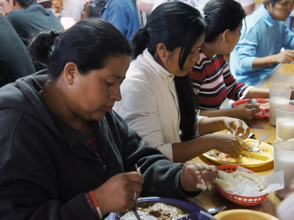 PHOTO: Women trying to cross the U.S. border face additional dangers, often traveling with children, or being more vulnerable to assault or robbery.