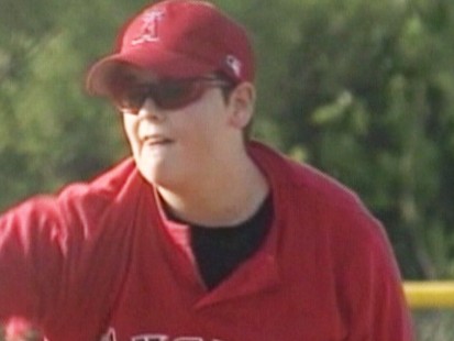 Video: Blind pitcher makes the all-star team.