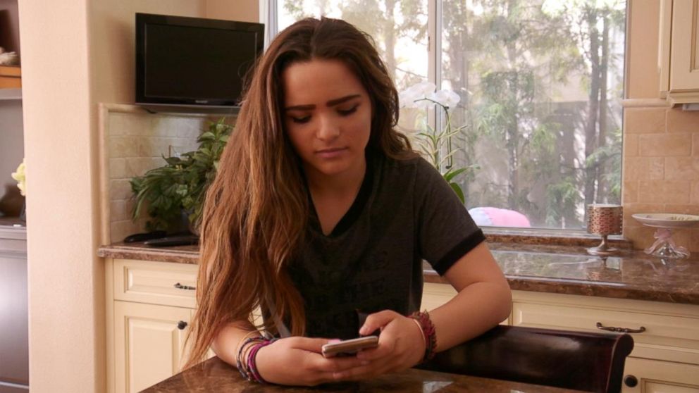 How This Teen Fell Into A World Of Secret Sexting Alcohol And Drugs Abc News