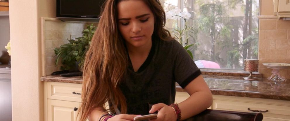 How This Teen Fell Into A World Of Secret Sexting Alcohol And Drugs Abc News