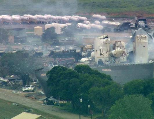 West Texas Fertilizer Plant Explodes Photos Abc News 6007