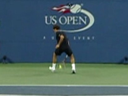 Video: Roger Federers between the legs shot.