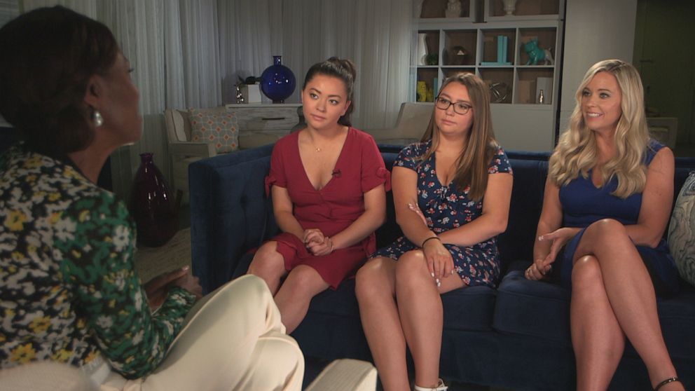 PHOTO: ABC News' Deborah Roberts interviews Kate Gosselin (right) and her twin daughters, Cara and Mady Gosselin, for "Nightline."