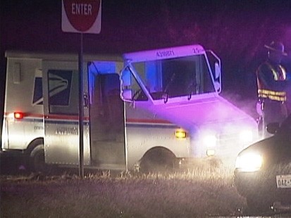 VIDEO: Oregon police chase a female postal worker who swiped a mail truck.