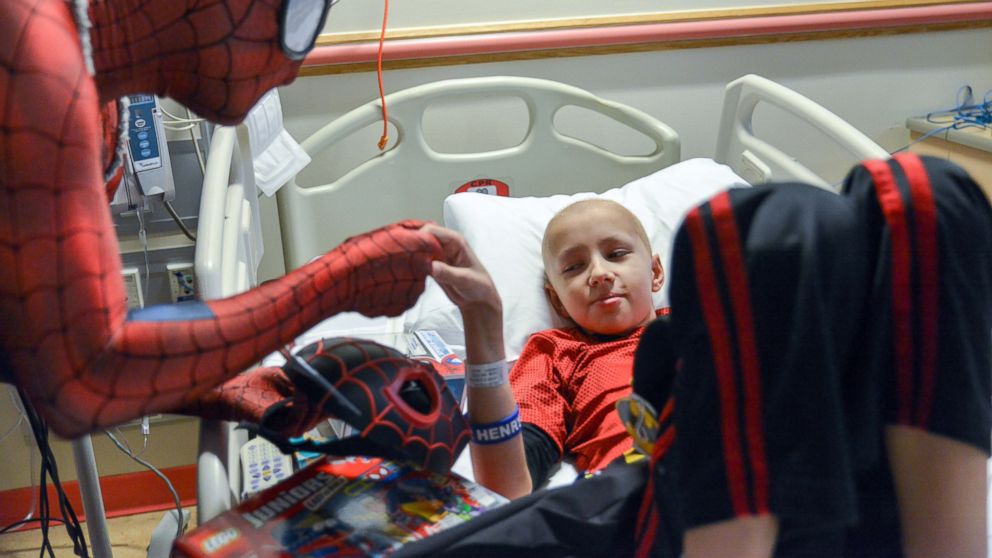 See Superheroes Surprise Sick Kids in Hospital - ABC News