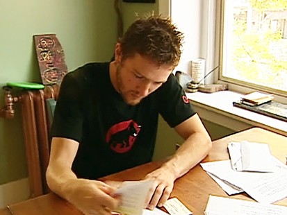 Video: Seattle man detained, accused of going AWOL.