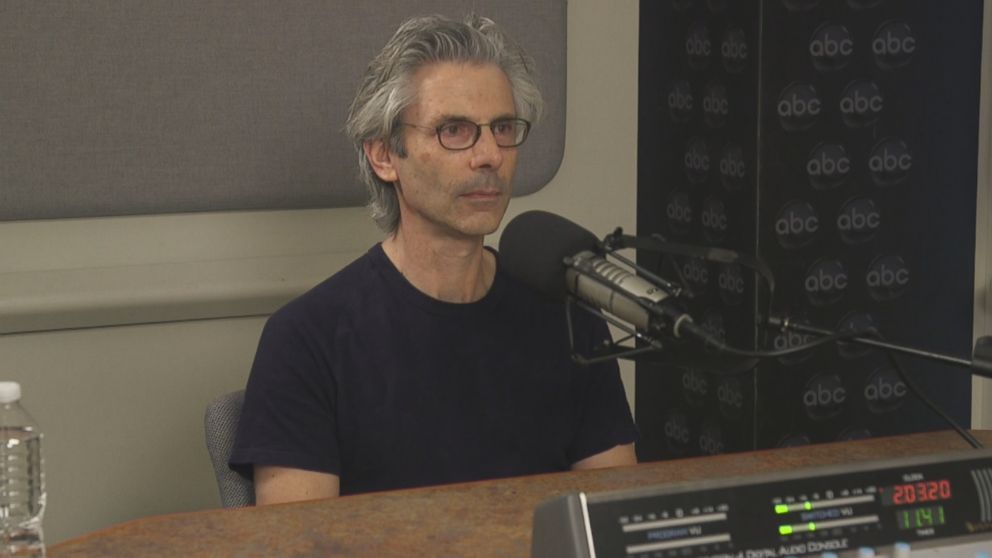 Buddhist psychiatrist and author Dr. Mark Epstein sat down with ABC News' Dan Harris for his podcast, "10% Happier."