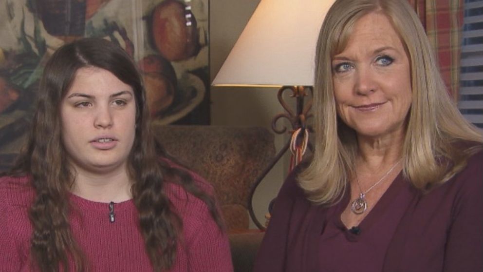 PHOTO: Jean Medina, right, and her daughter, Sophia, left, speak to ABC News.