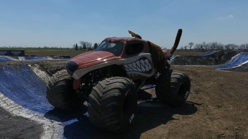 World and Machinery: Female Monster Jam Truck Drivers