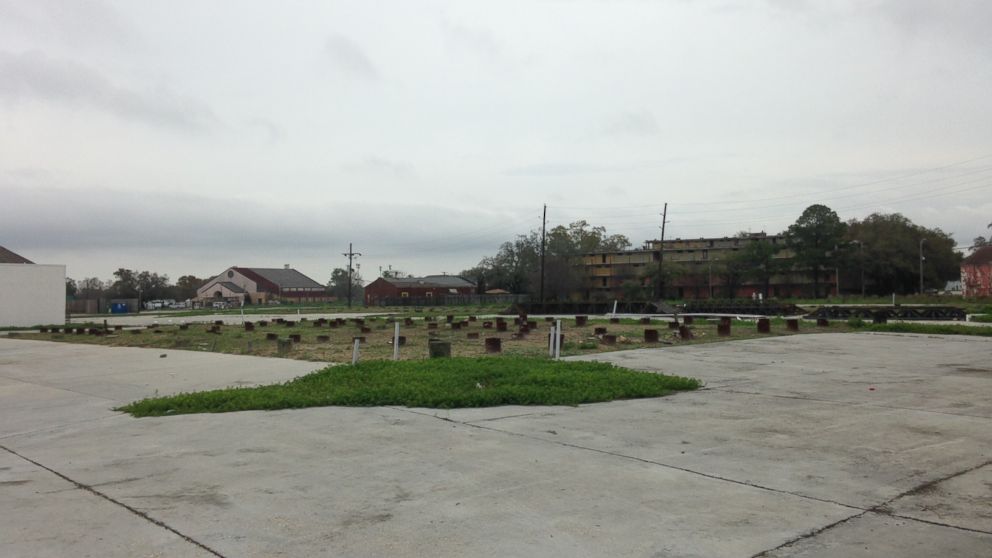 PHOTO: The empty lot in New Orleans where investors say a hotel complex is supposed to be.