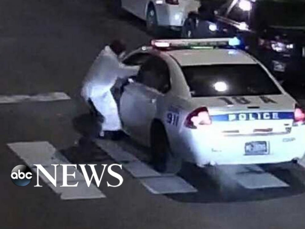 PHOTO: Officials say that suspected gunman Edward Archer fired at least 11 shots at Philadelphia police officer Jesse Hartnett while he was in his police vehicle.