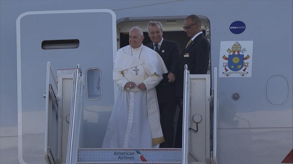 PHOTO: Pope Francis arrives in New York at JFK airport,  Sept. 24, 2015.