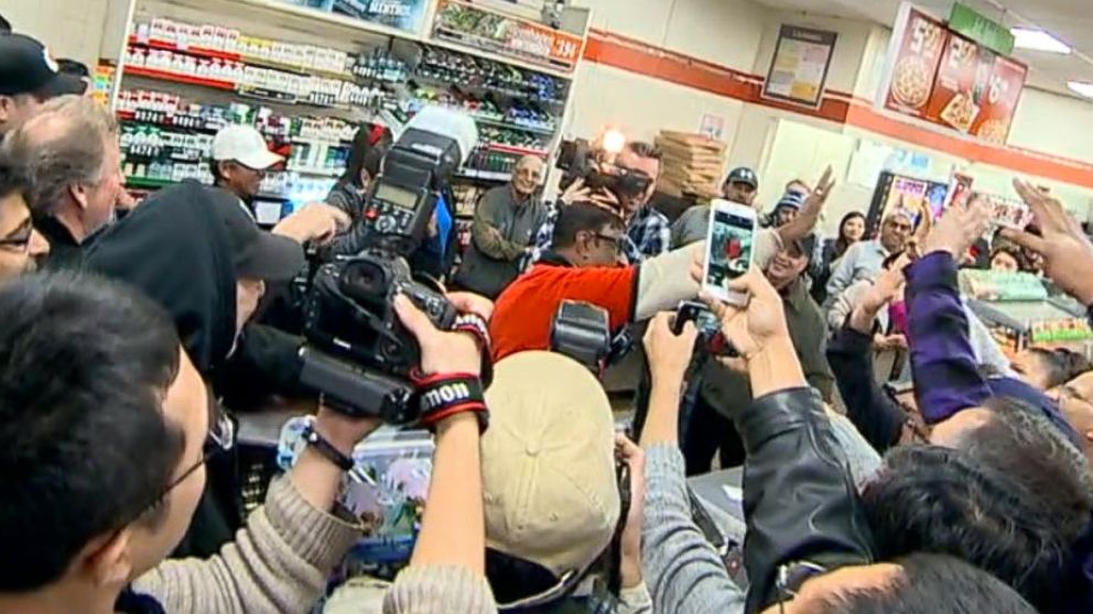 PHOTO: Pandemonium took over at the Chino Hills, Calif. 7-11 when it was revealed they sold a winning ticket, Jan. 13, 2016.