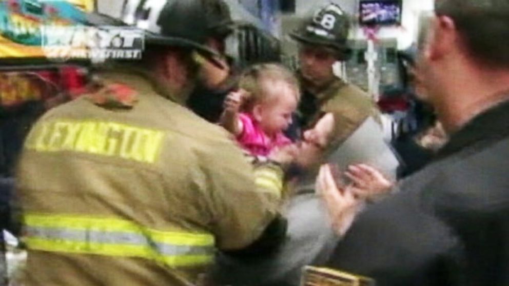 PHOTO: A customer  at Commonwealth Coin Laundry in Lexington, Ky., saw that Kaytlyn Campbell, 2, was stuck inside the machine on Valentine’s Day and alerted Della Gallagher, who works at the laundromat.