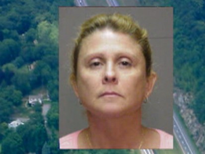 Video: Freighting kid calls 911 to report her drunken driving mom.