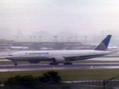 VIDEO: Plane Forced to Land After Pilot Dies