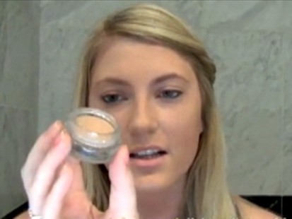 VIDEO: Web tutorial by AllThatGlitters21 offers celebrity make-up tips.
