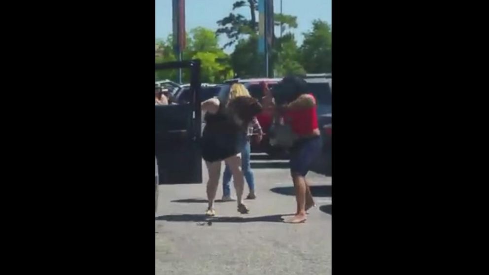 Fists Fly Over Parking Spot at the Houston Zoo - ABC News