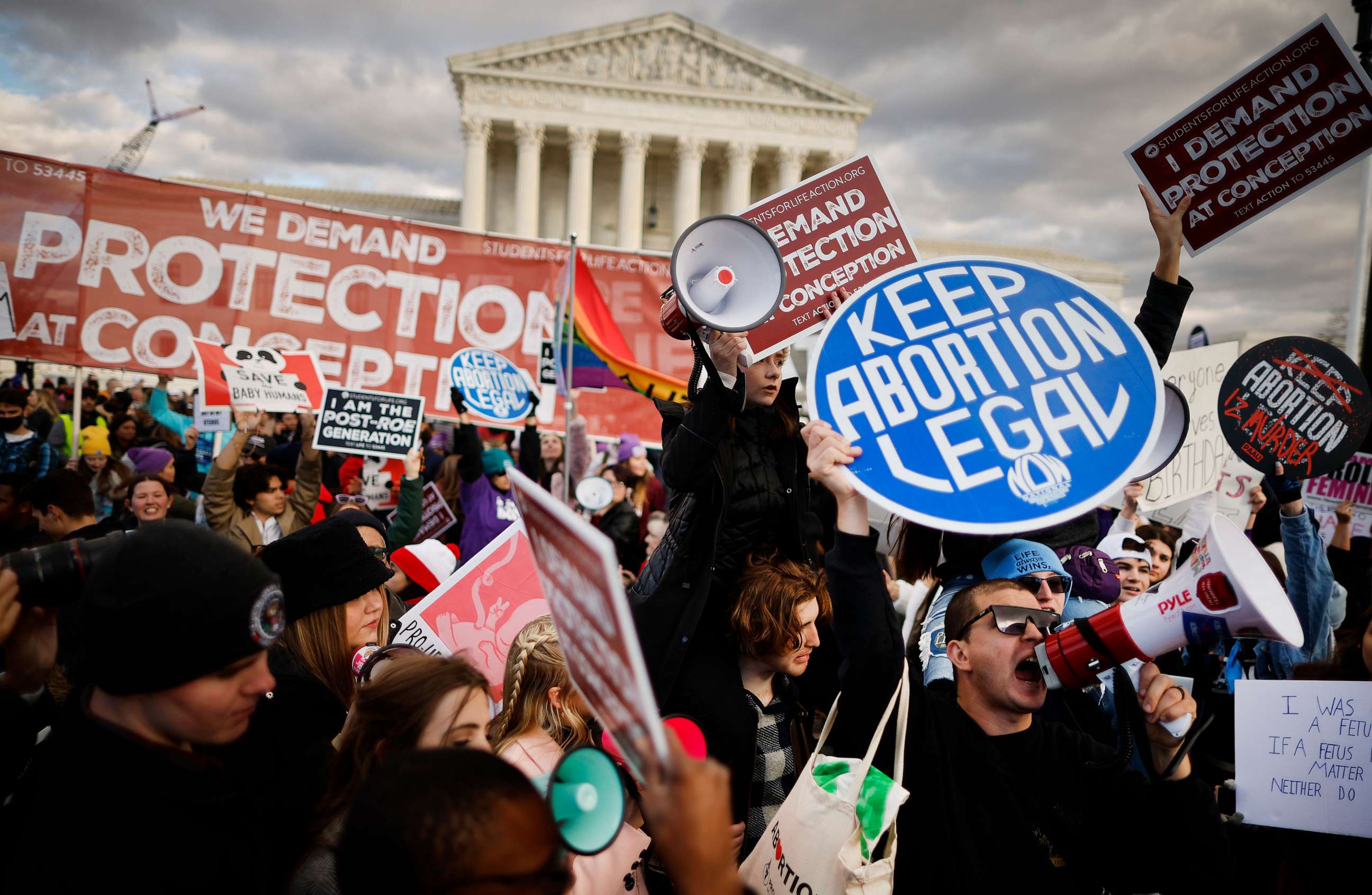 PHOTO: Abortion-rights supporters stage a counter protest during the 50th annual March for Life rally on the National Mall on Jan. 20, 2023 in Washington, DC.