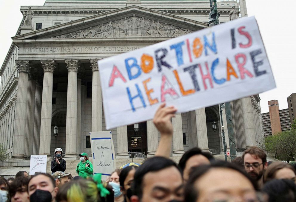 FILE PHOTO: People protest after the leak of a draft majority opinion written by Justice Samuel Alito, preparing for a majority of the court to overturn the landmark Roe v. Wade abortion rights decision later this year, in New York City, U.S., May 3, 2022