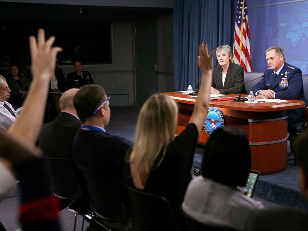 PHOTO: Journalist raise their hands during a news briefing by Gen. David L. Goldfein, far right, Chief of Staff of the U.S. Air Force and Air Force Secretary Heather Wilson at the Pentagon, Nov. 9, 2017.