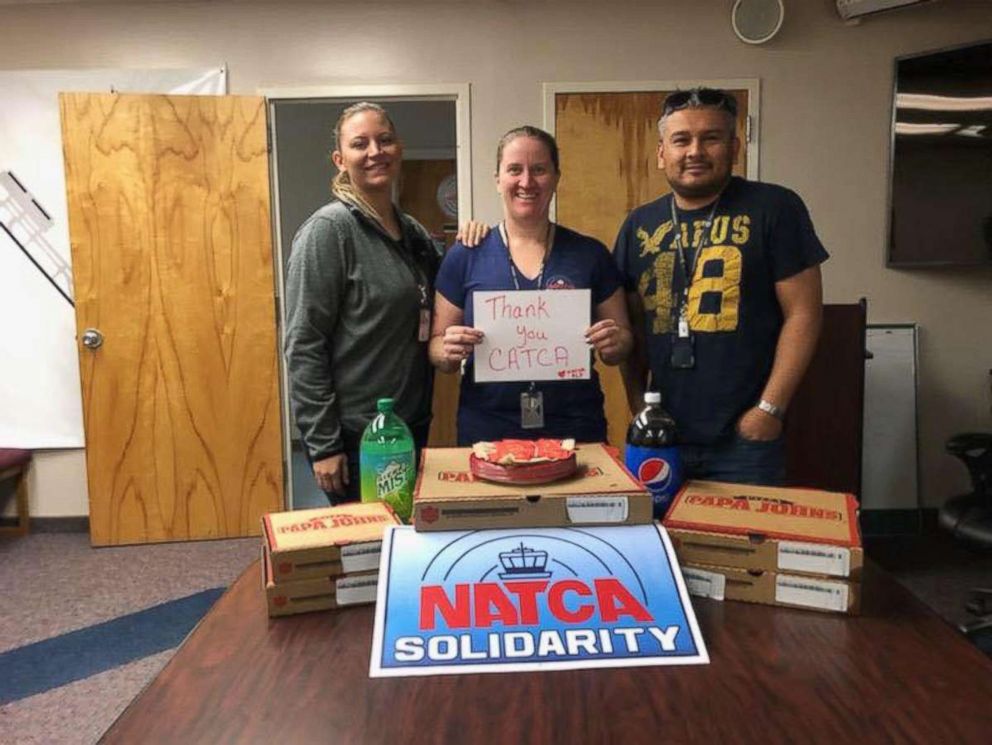 PHOTO: Air traffic controllers in El Paso, Texas were sent pizzas from their Canadian counterparts as part of a show of solidarity amid the ongoing U.S. government shutdown.