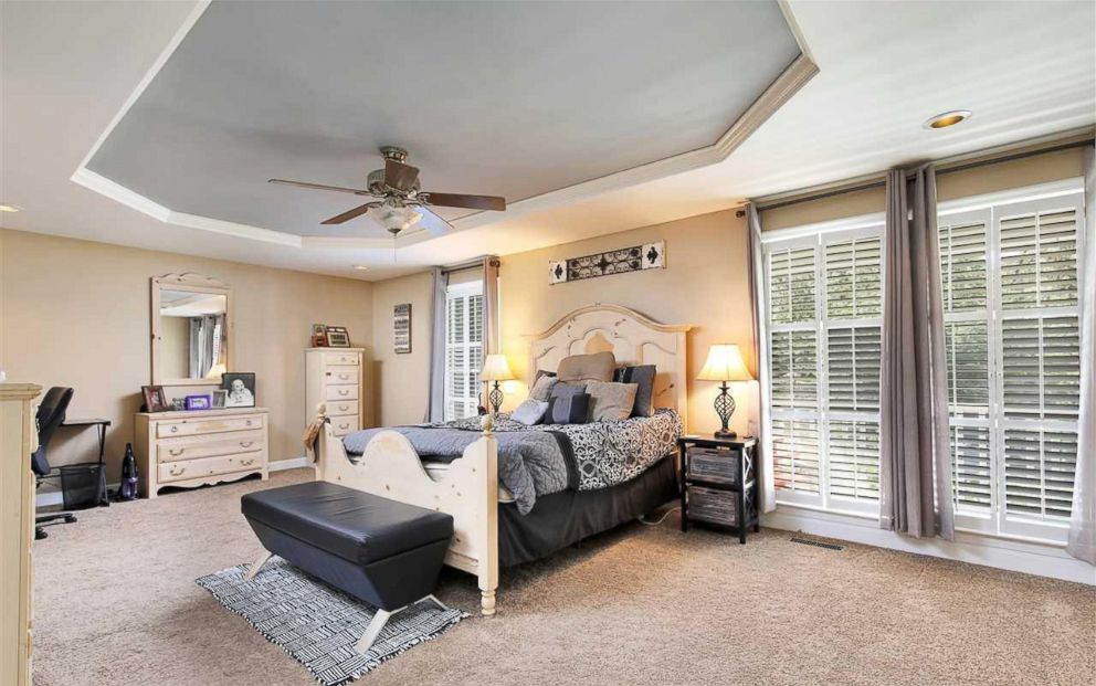 alabama-home-ht-02-jpo-180611_hpEmbed_8x5_992 alabama-home-ht-02-jpo-180611_hpEmbed_8x5_992 PHOTO: This four-bedroom manor in Leeds, Alabama, appraised at almost $350K, went up for sale on June 6, 2018, for $1. Alabama manor worth $350,000 listed for $1 alabama home ht 02 jpo 180611 hpEmbed 8x5 992