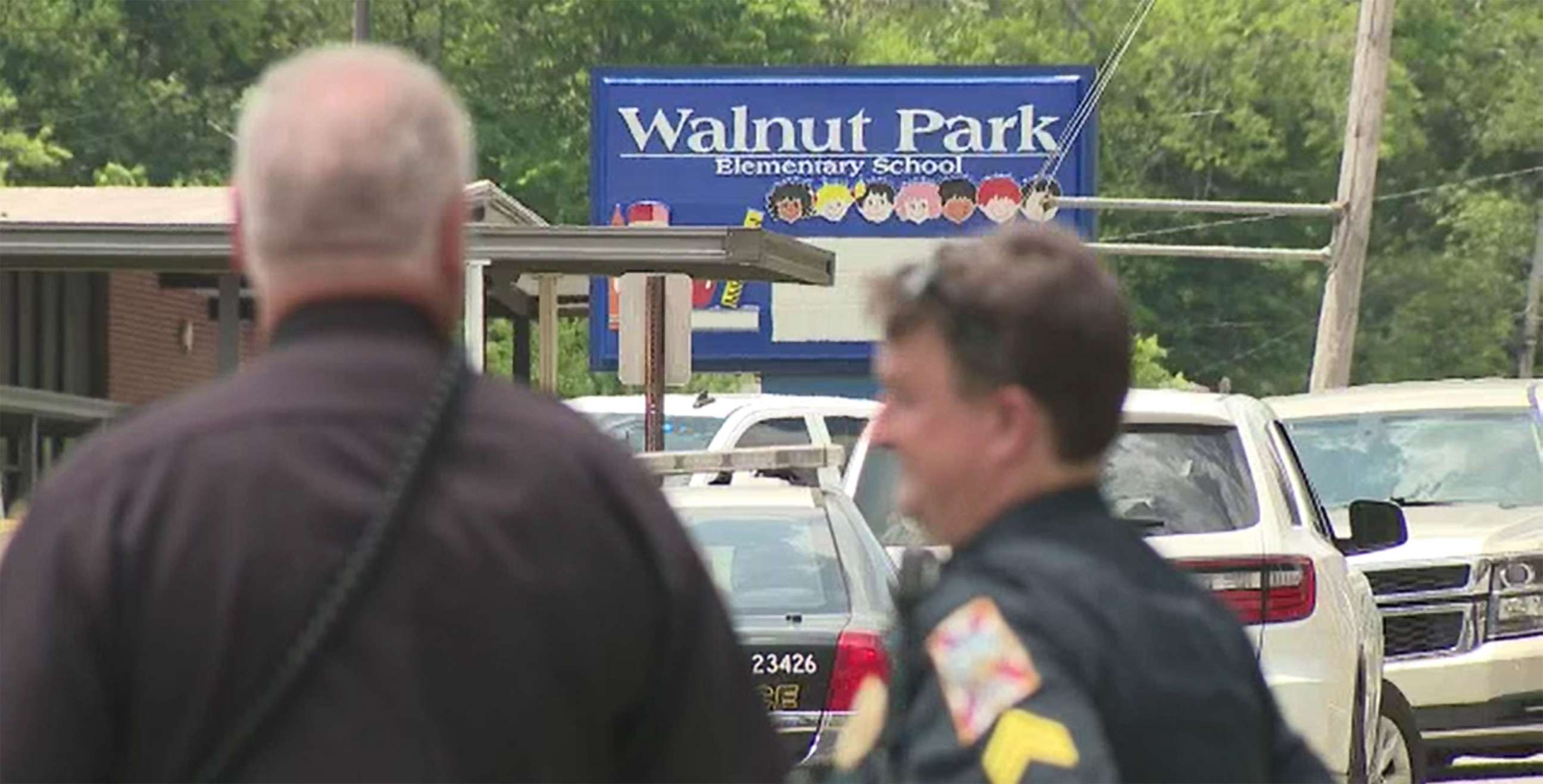 PHOTO: Authorities respond to the scene of the fatal shooting of a man by an officer outside Walnut Park Elementary School in Gadsden, Ala., June 9, 2022.