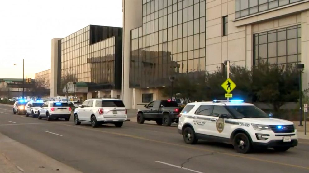 PHOTO: A large police presence can be seen in Huntsville, Alabama, March 28, 2023.