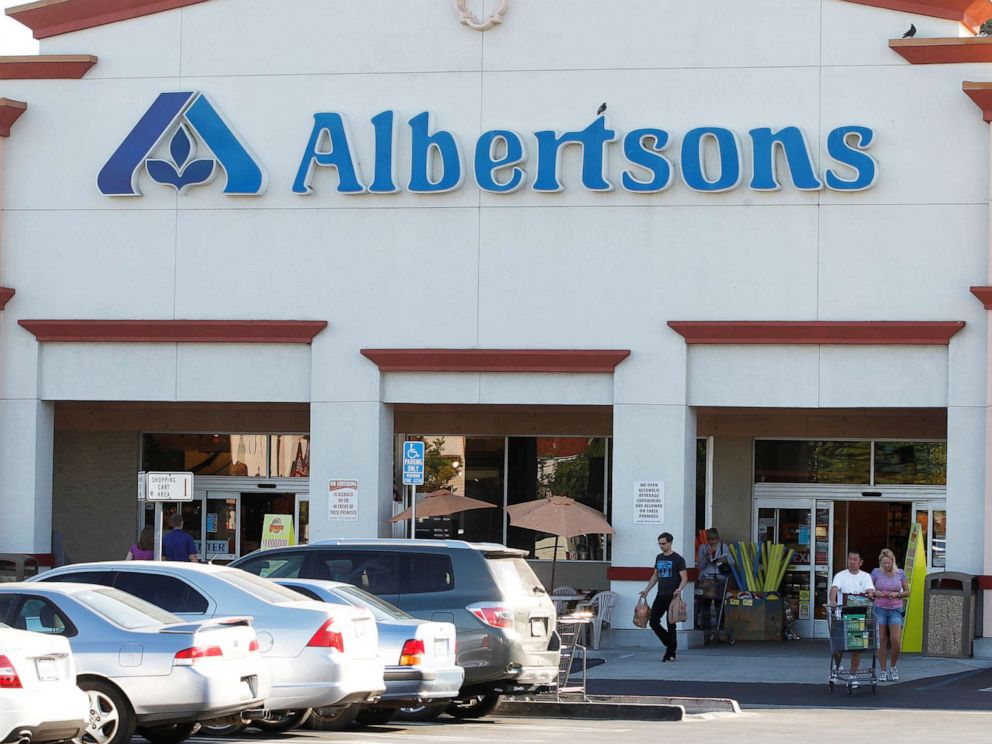 PHOTO: In this July, 17, 2012, file photo, customers leave an Albertsons grocery store with their purchases.