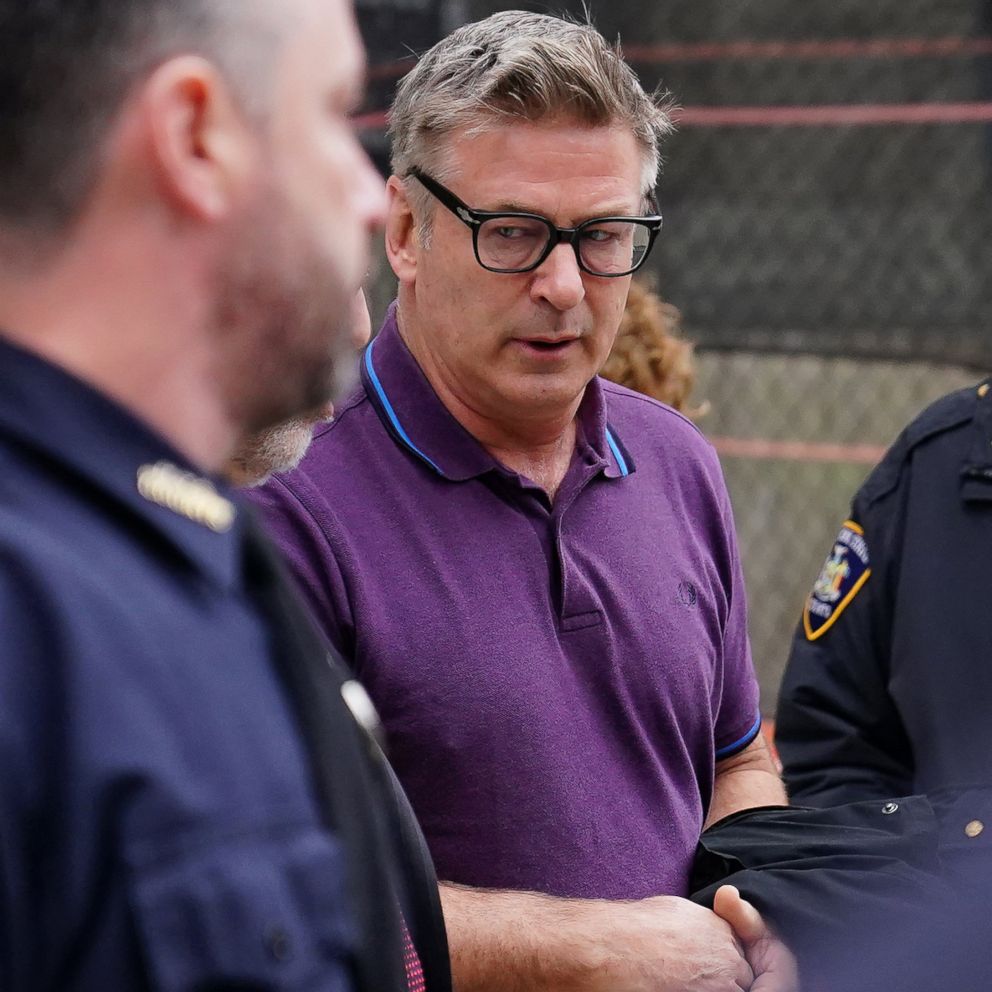 PHOTO: Actor Alec Baldwin leaves court in the Manhattan borough of New York, Nov. 26, 2018.