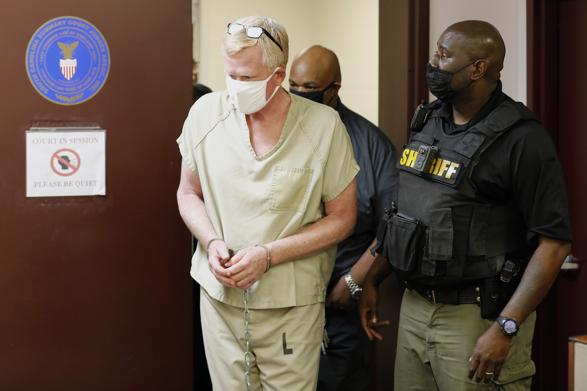 PHOTO: Lawyer Alex Murdaugh walks into his bond hearing, Sept. 16, 2021, in Varnville, S.C.