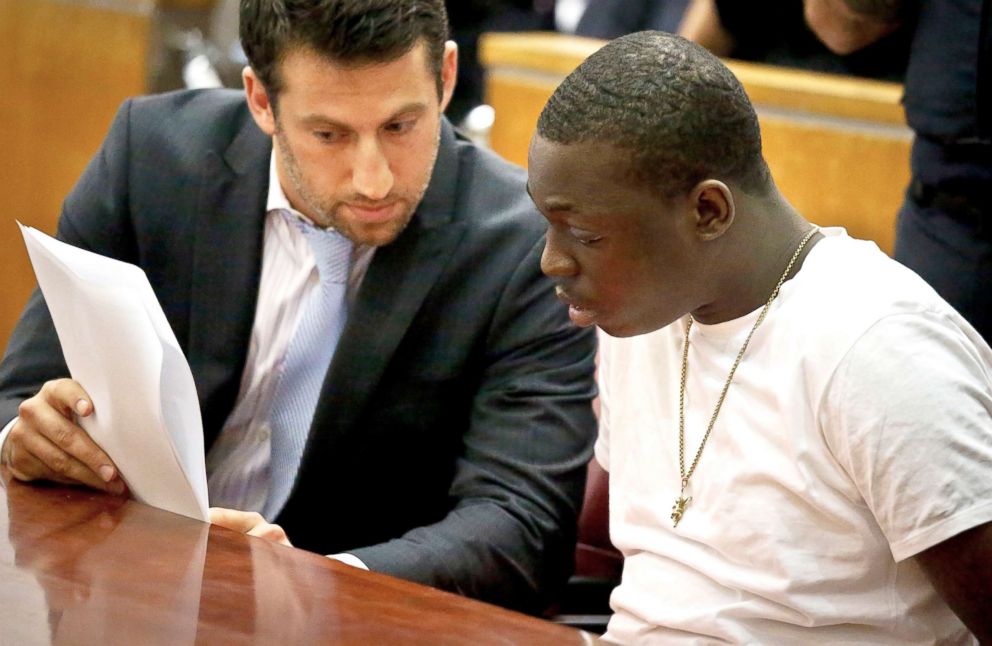 PHOTO: Rapper Bobby Shmurda, whose birth name is Ackquille Pollard, right, confers with his lawyer Alex Spiro in a Manhattan court on Oct. 19, 2016, in New York.