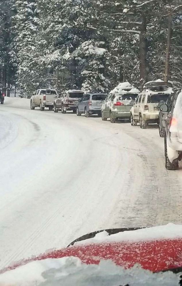 PHOTO: Cars line up along Alpine Meadows road in Alpine Meadows, Calif., Jan. 17, 2020.