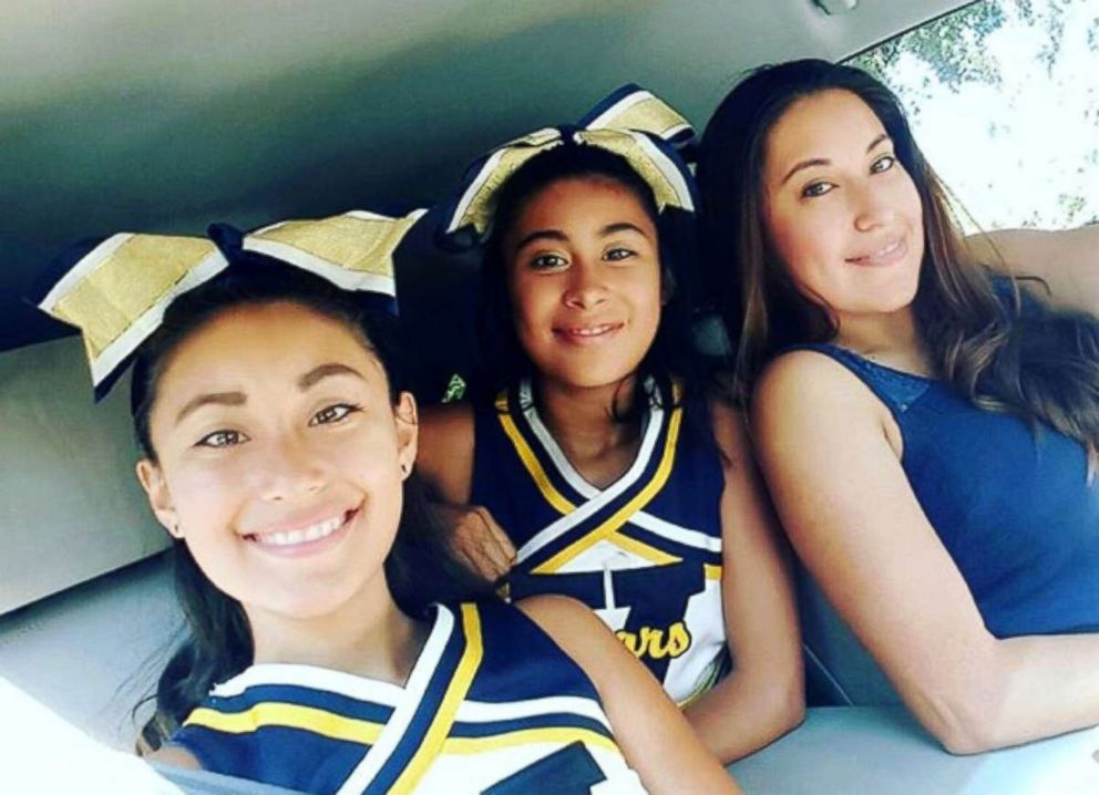 PHOTO: Undated photo of Alyssa Alcaraz, center, with her sister, Mariah Alcaraz, right, and her mother, Keila Lino Alcaraz.