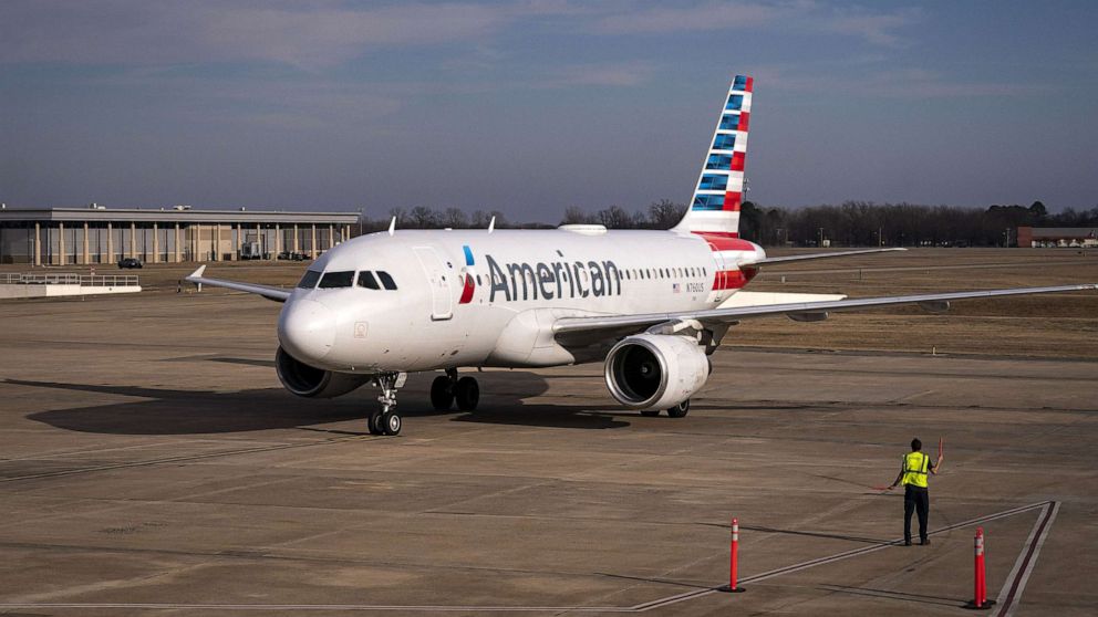 PHOTO: An American Airlines plane taxis to a gate at Bill and Hillary Clinton National Airport (LIT) in Little Rock, Arkansas, on Jan. 11, 2023.