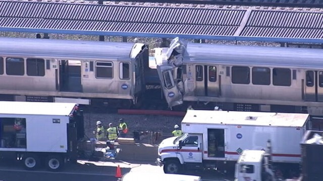 Video Chicago Commuter Trains Collide, Dozens Injured - ABC News