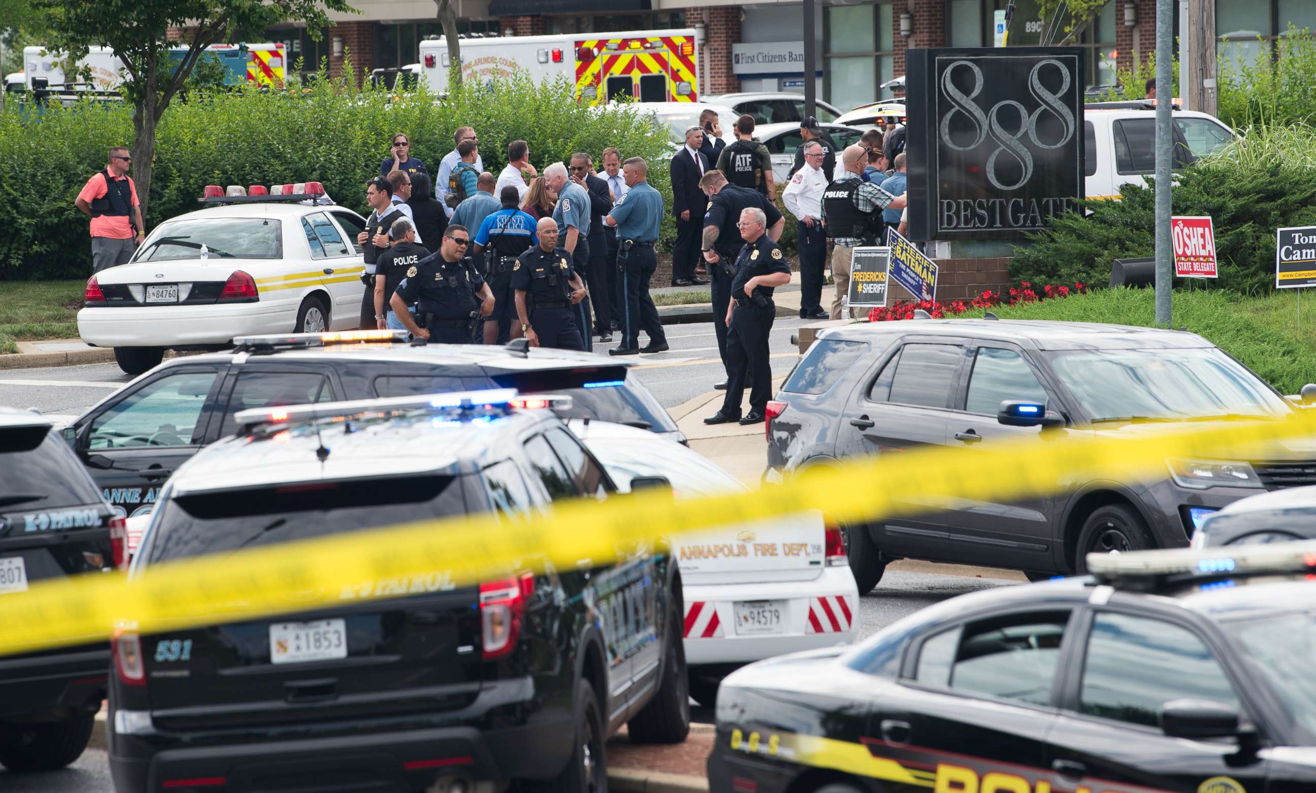 PHOTO: Police respond to a shooting at the offices of the Capital Gazette, a daily newspaper, in Annapolis, Md., June 28, 2018.