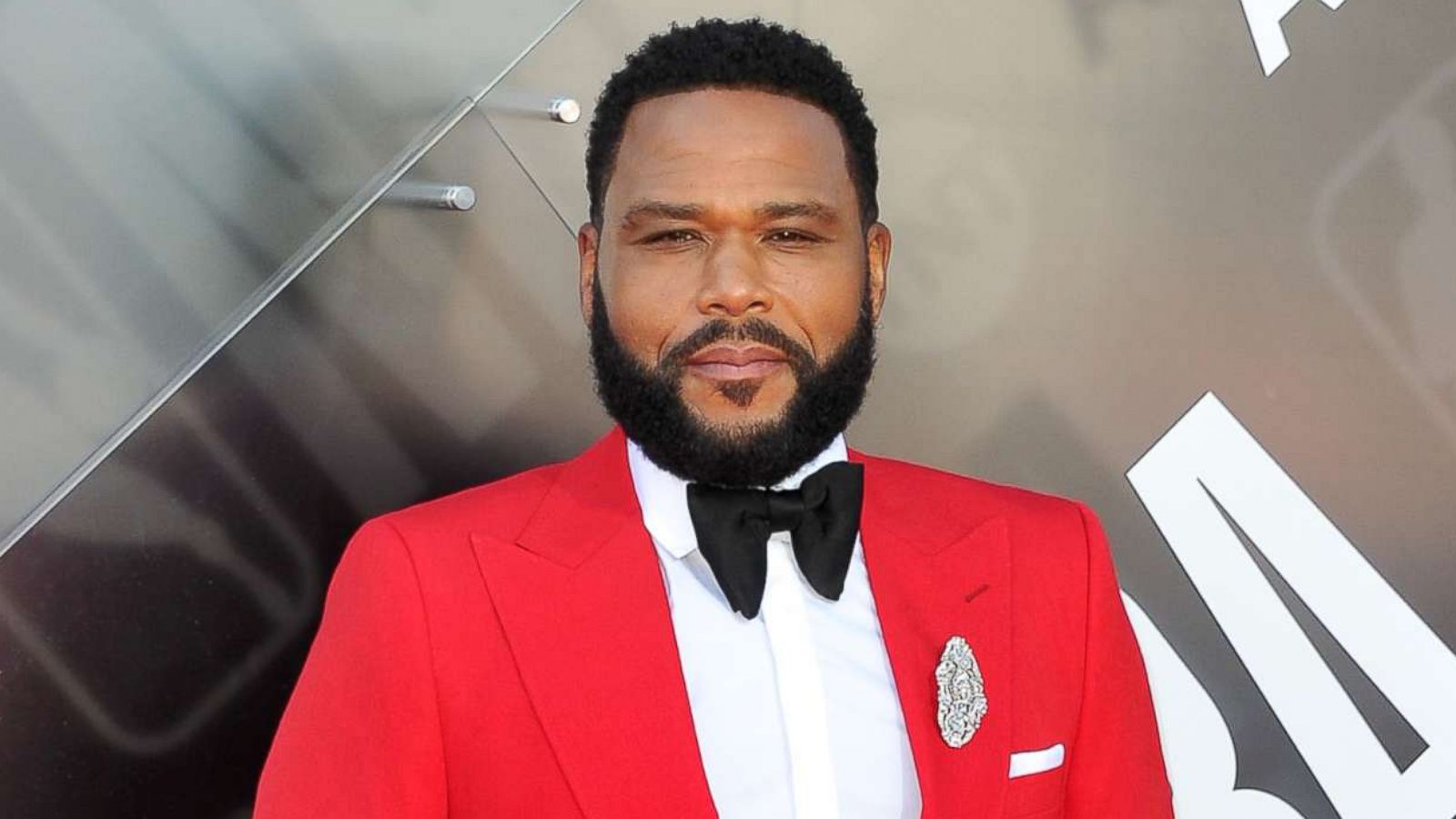 PHOTO: Anthony Anderson attends the 2018 NBA Awards Show at Barker Hangar on June 25, 2018 in Santa Monica, Calif.