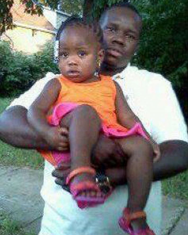 PHOTO: This undated family photo supplied by Christina Wilson shows Anthony Lamar Smith holding his daughter Autumn Smith.