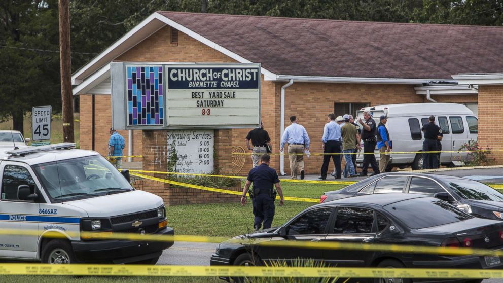 PHOTO: Law enforcement continues their investigation around the Burnette Chapel Church of Christ on September 24, 2017 in Antioch, Tenn.